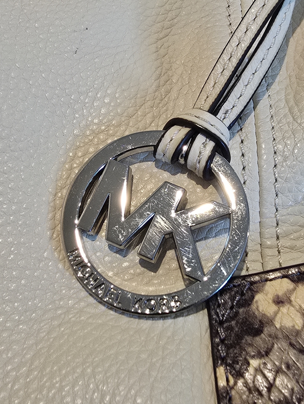 Michael Kors Cream Leather Shoulder Bag with Snake-Print Trim - Picture 2 of 7